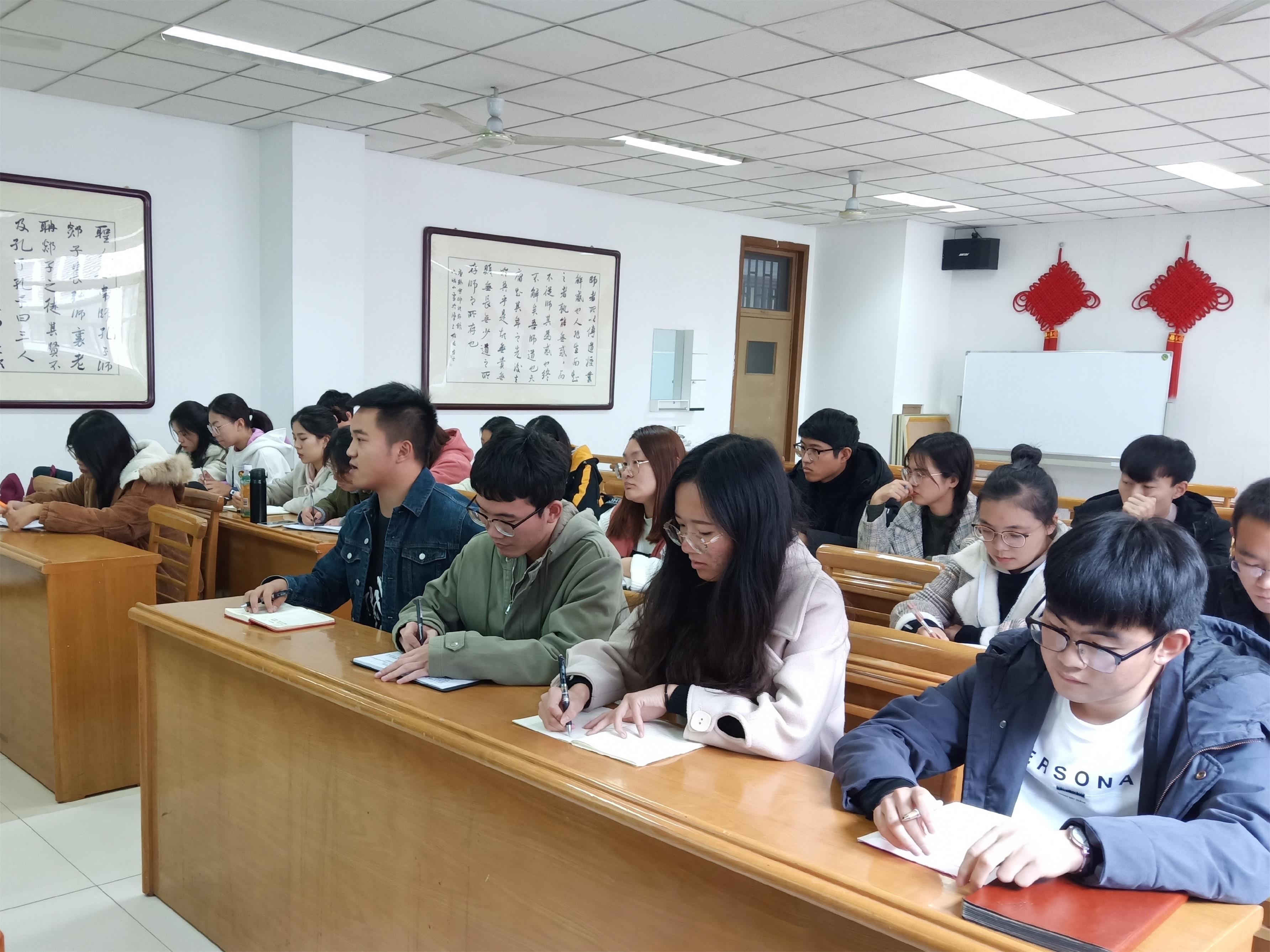 学生工作研讨.jpg 学生工作研讨.jpg